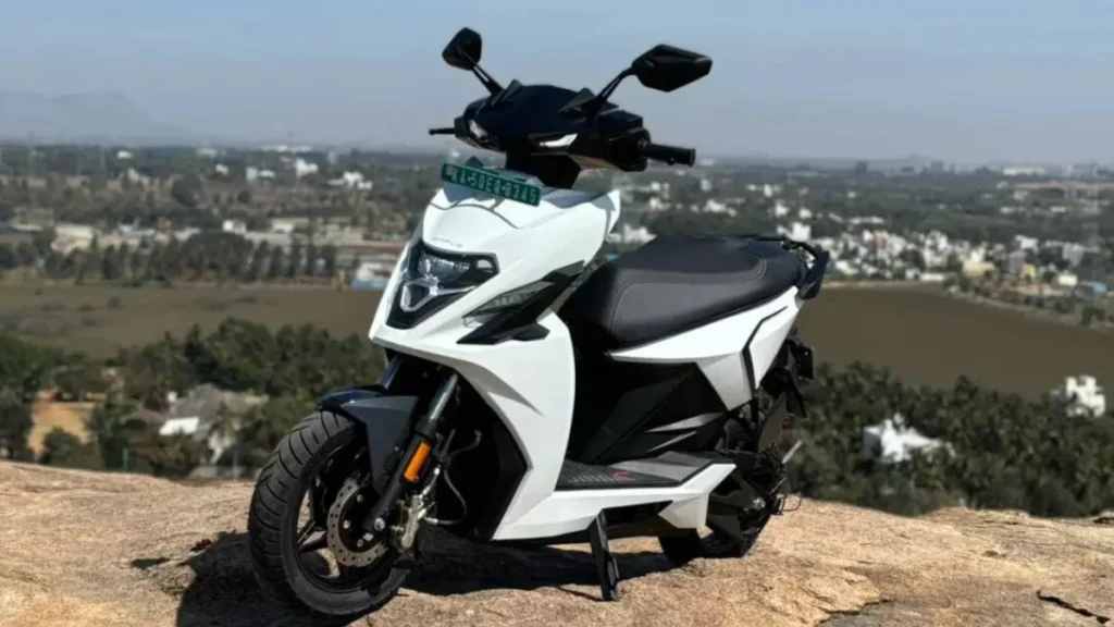 पापा की परिओ के लिए आ गया Simple One Gen 2, 180Km तक की रेंज.! USB चार्जिंग पोर्ट + मोबाइल कनेक्टिविटी, 2026 अपडेट लीक 2 Simple One Gen 2