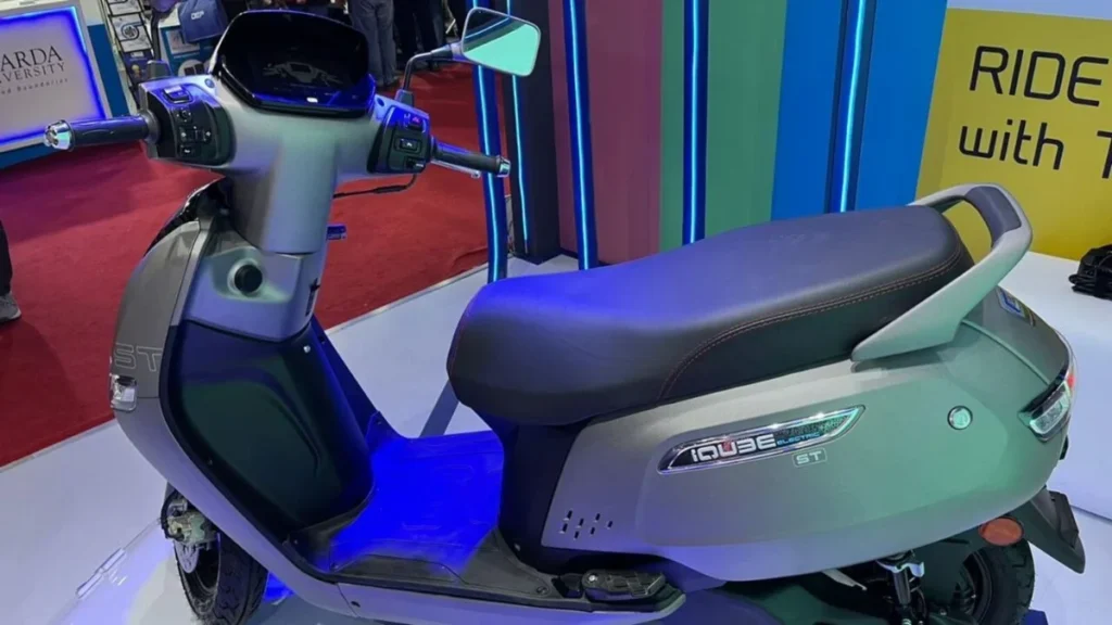 TVS iQube Electric Scooter – 145Km रेंज और कम मेंटेनेंस के साथ फैमिली की पहली पसंद बनी 2 TVS iQube Electric Scooter